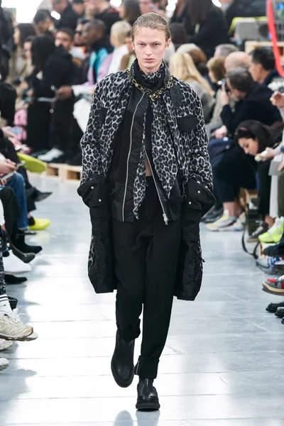 Look 54
